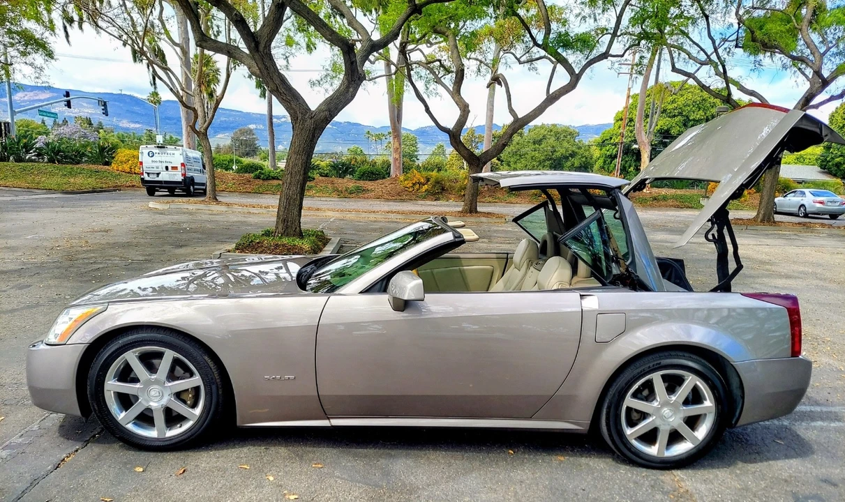 2004 Cadillac XLR - Image 6 of 16