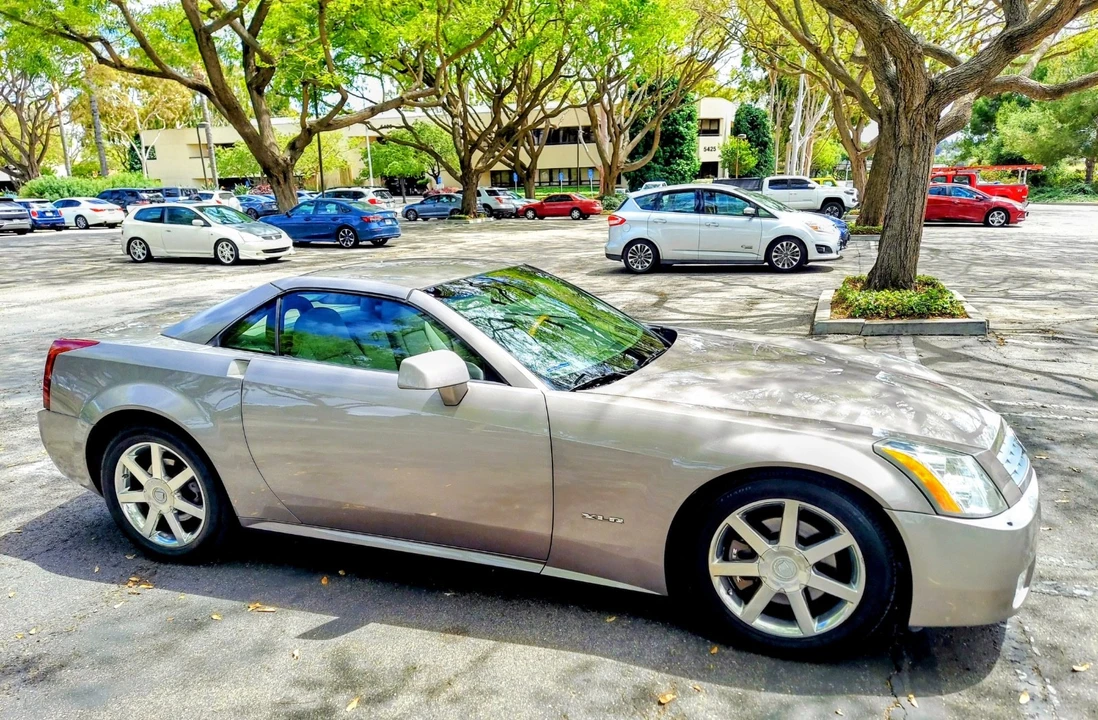 2004 Cadillac XLR - Image 12 of 16