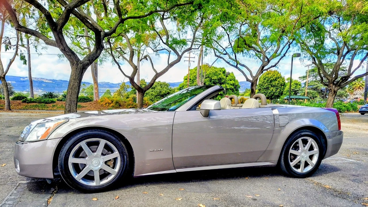 2004 Cadillac XLR - Image 14 of 16