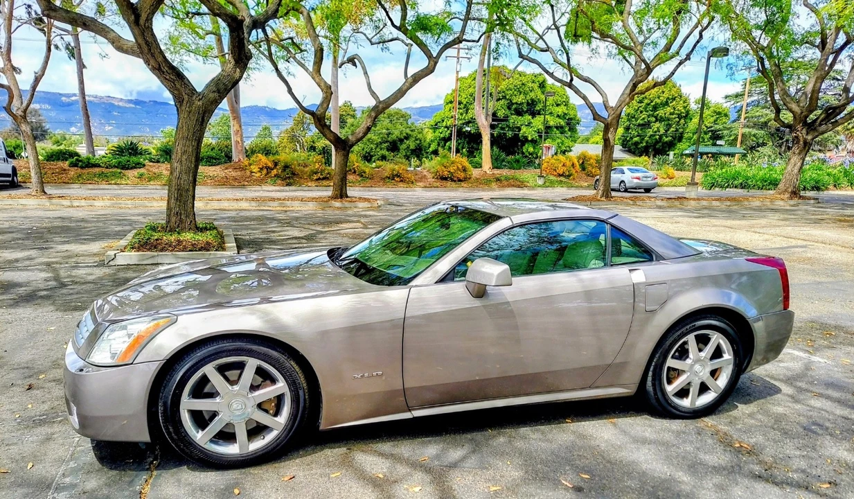 2004 Cadillac XLR - Image 13 of 16