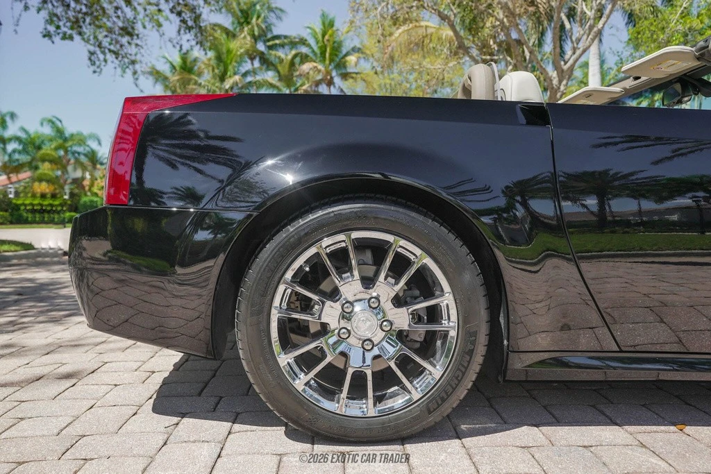 2004 Cadillac XLR - Image 10 of 12