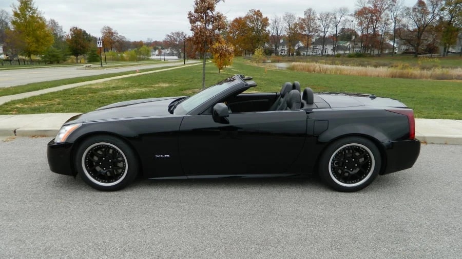 2004 Cadillac XLR - Image 2 of 7