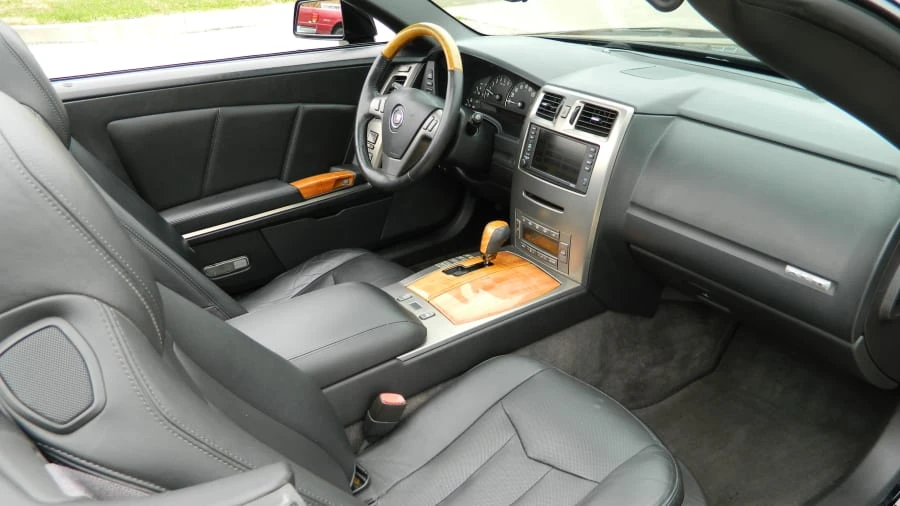 2004 Cadillac XLR - Image 5 of 7