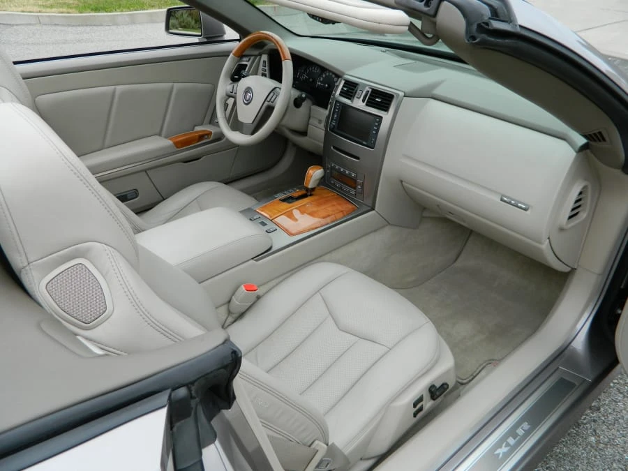 2004 Cadillac XLR - Image 5 of 7