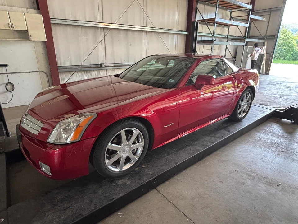 2004 Cadillac XLR - Image 18 of 31