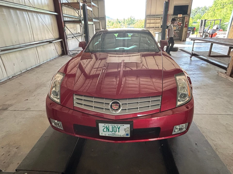 2004 Cadillac XLR - Image 24 of 31
