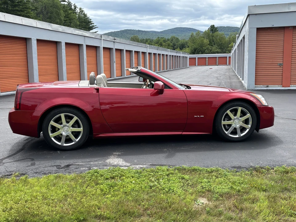 2004 Cadillac XLR - Image 5 of 31