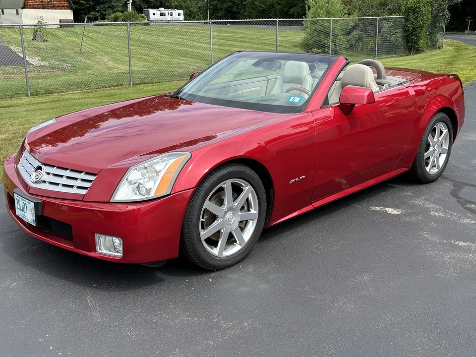 2004 Cadillac XLR - Image 2 of 31