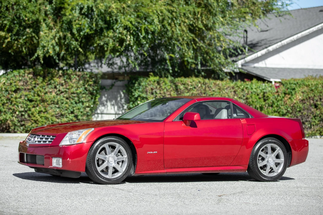 2004 Cadillac XLR - Image 12 of 31