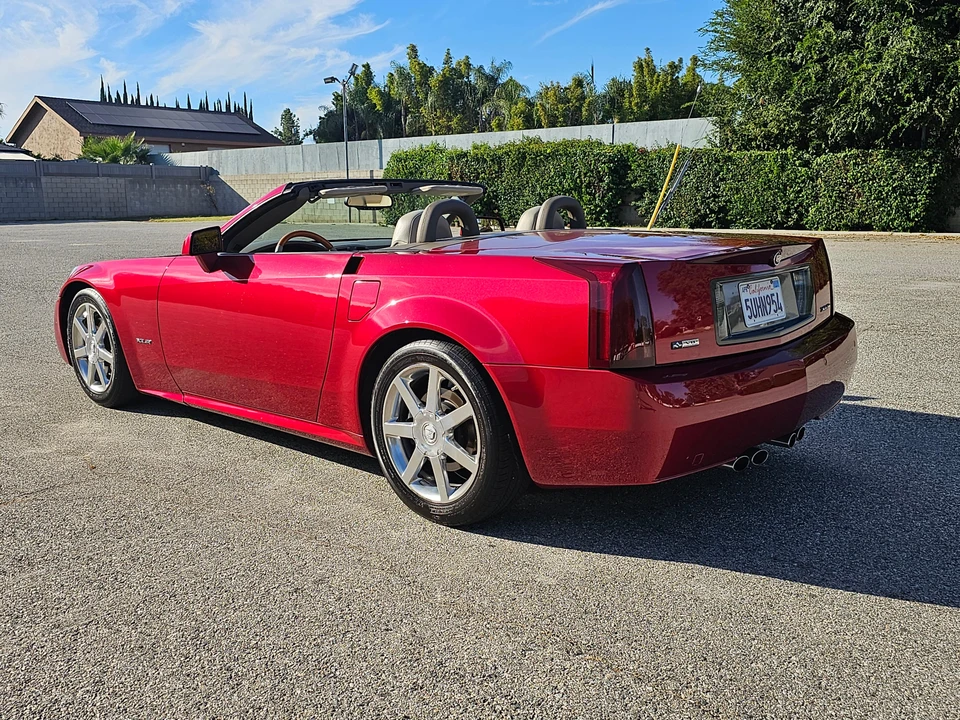 2004 Cadillac XLR - Image 8 of 31