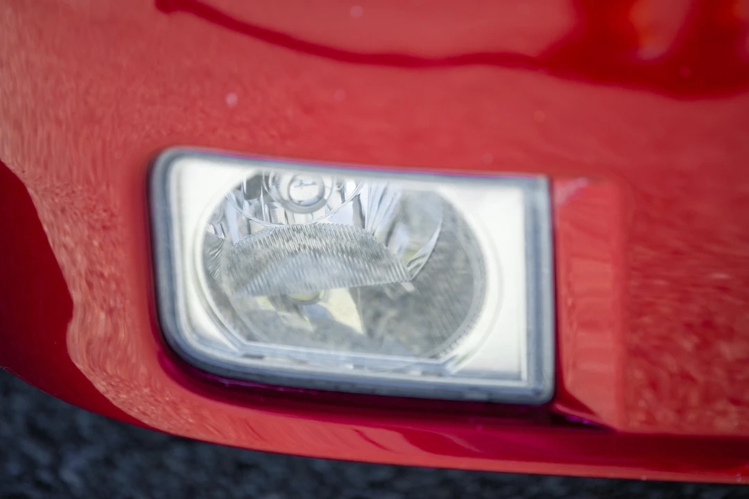 2004 Cadillac XLR - Image 21 of 31