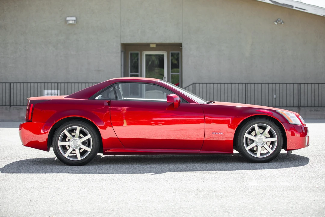 2004 Cadillac XLR - Image 18 of 31