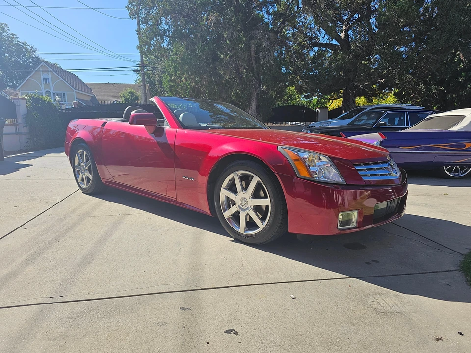 2004 Cadillac XLR - Image 11 of 31