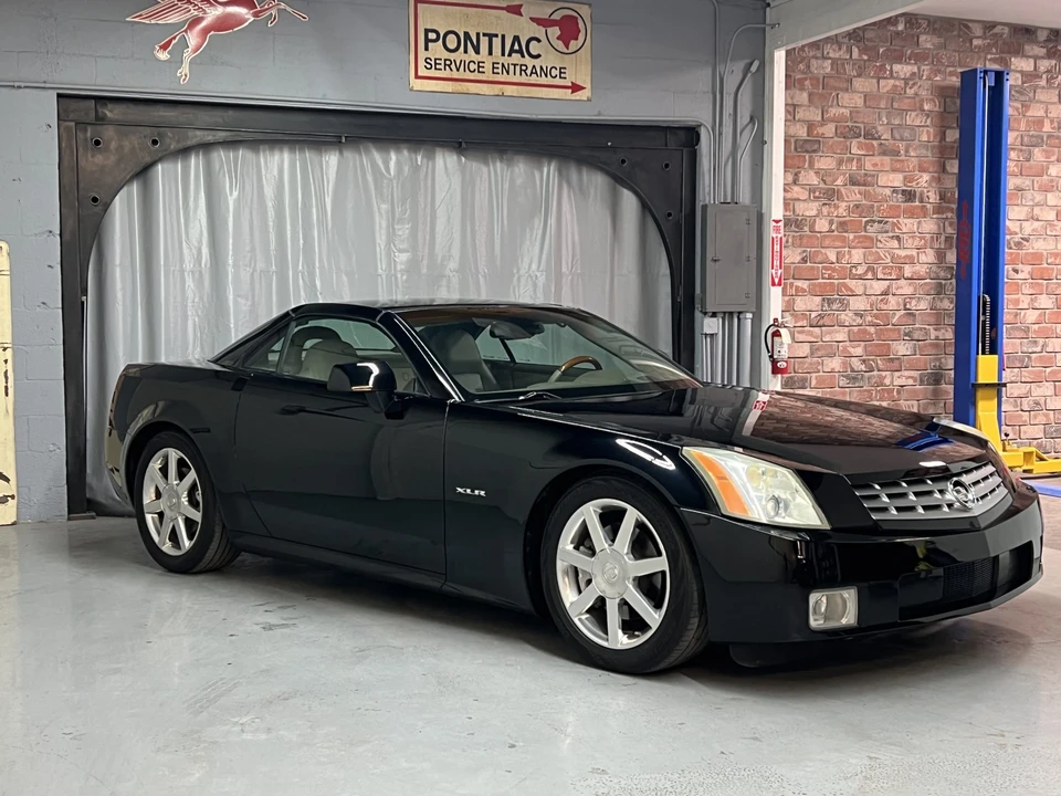 2004 Cadillac XLR - Image 15 of 31