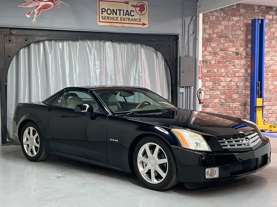 2004 Cadillac XLR - Image 14 of 31