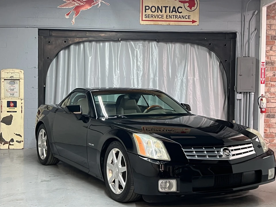 2004 Cadillac XLR - Image 11 of 31