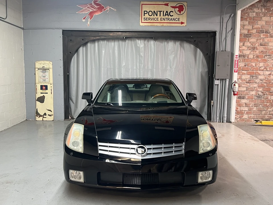 2004 Cadillac XLR - Image 9 of 31