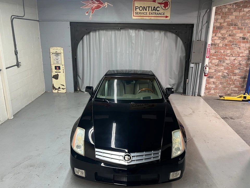2004 Cadillac XLR - Image 8 of 31