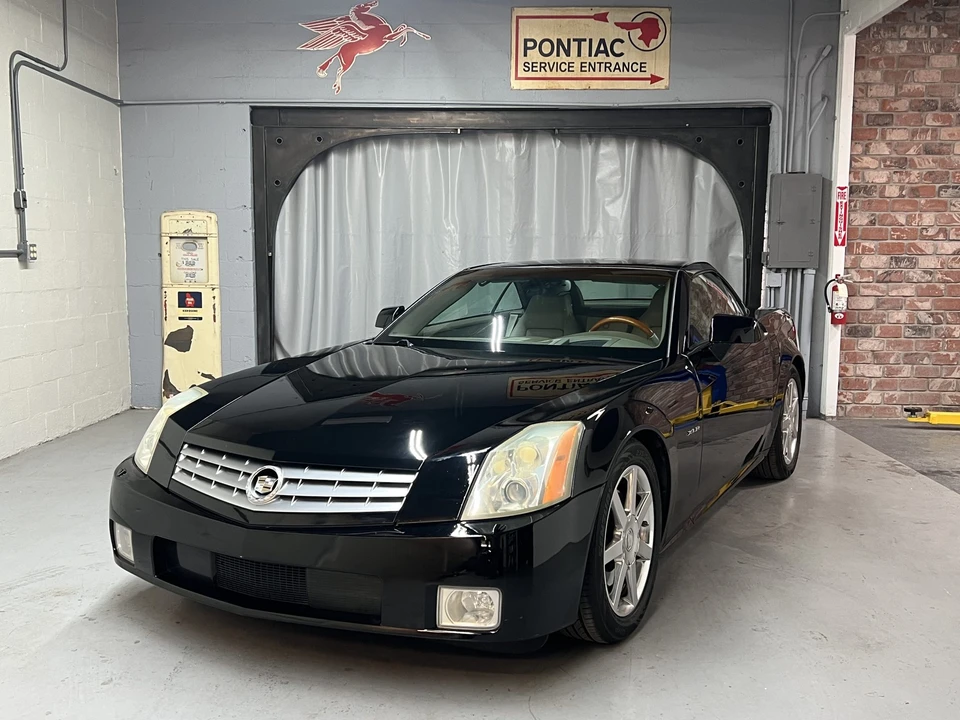 2004 Cadillac XLR - Image 5 of 31