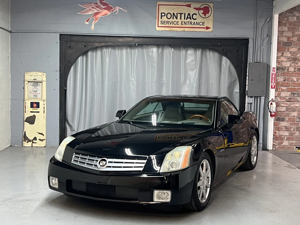 2004 Cadillac XLR - Image 6 of 31