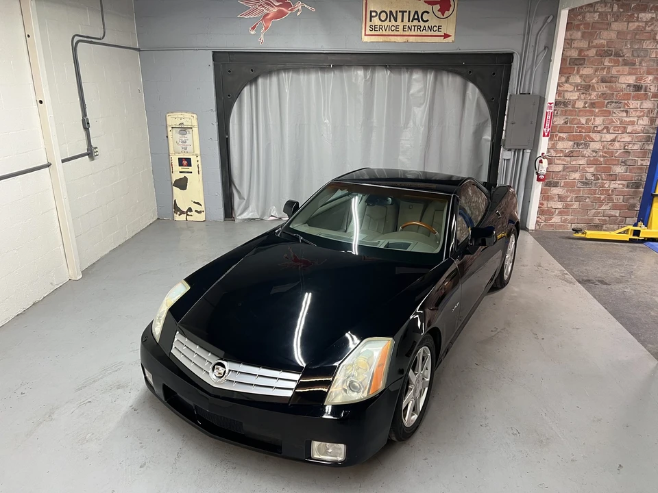 2004 Cadillac XLR - Image 7 of 31