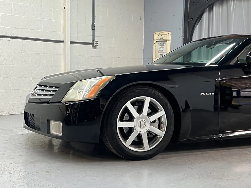 2004 Cadillac XLR - Image 29 of 31