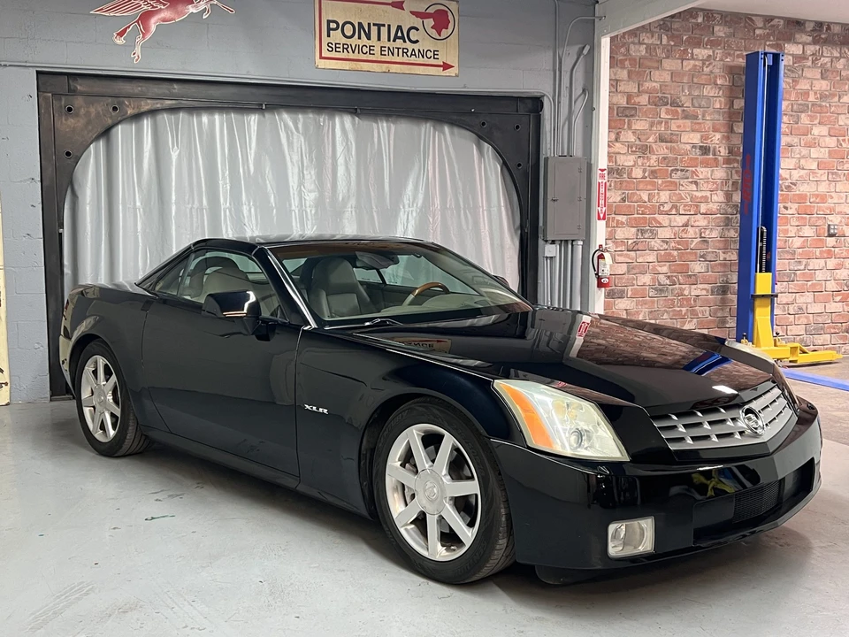 2004 Cadillac XLR - Image 13 of 31