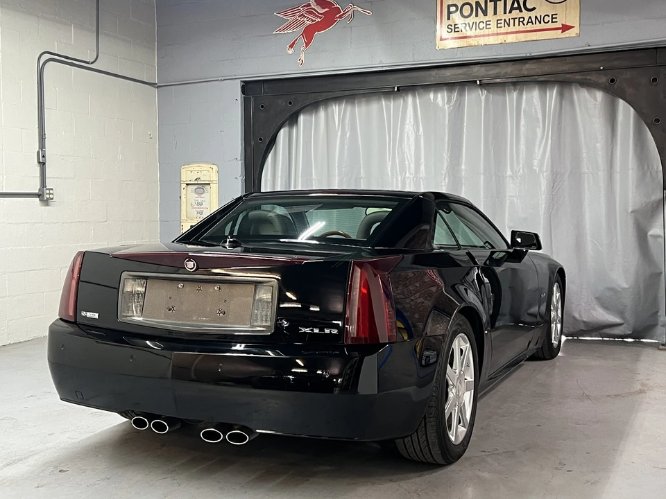 2004 Cadillac XLR - Image 21 of 31