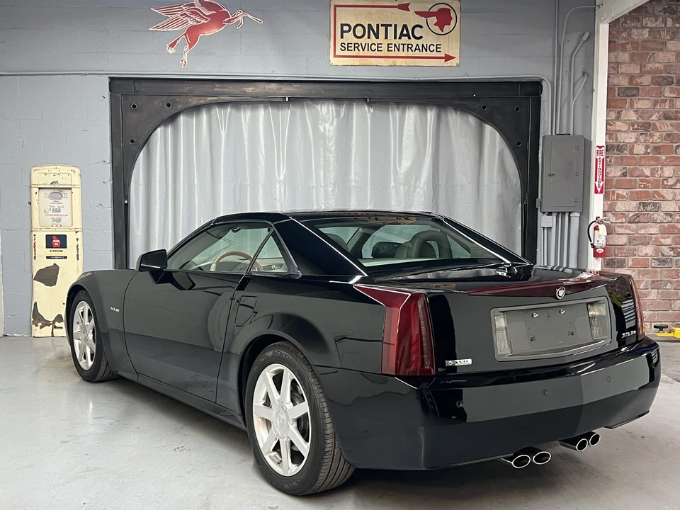 2004 Cadillac XLR - Image 26 of 31