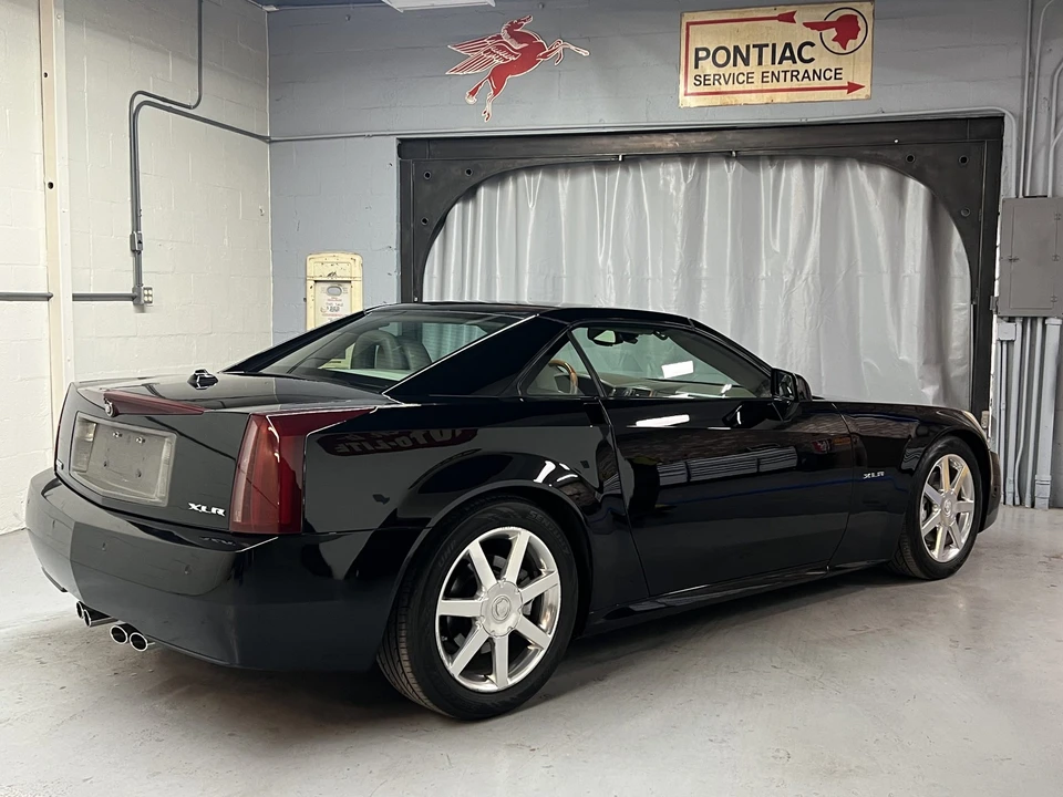 2004 Cadillac XLR - Image 19 of 31