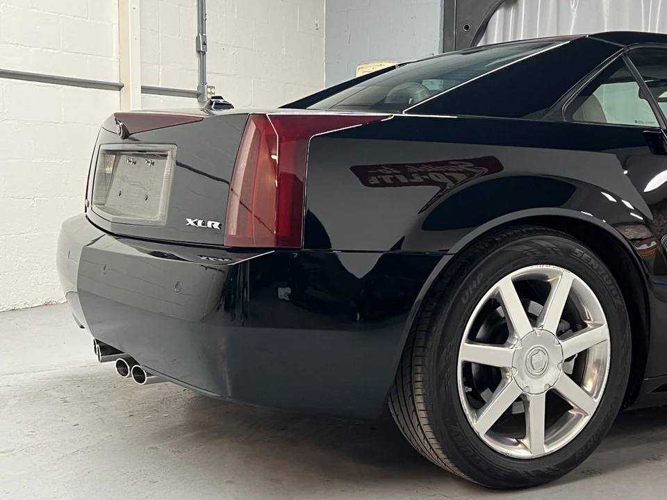 2004 Cadillac XLR - Image 27 of 31