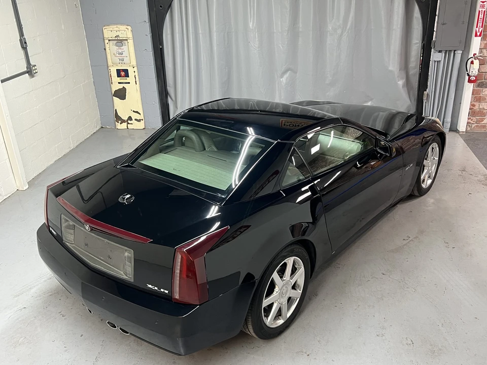 2004 Cadillac XLR - Image 17 of 31
