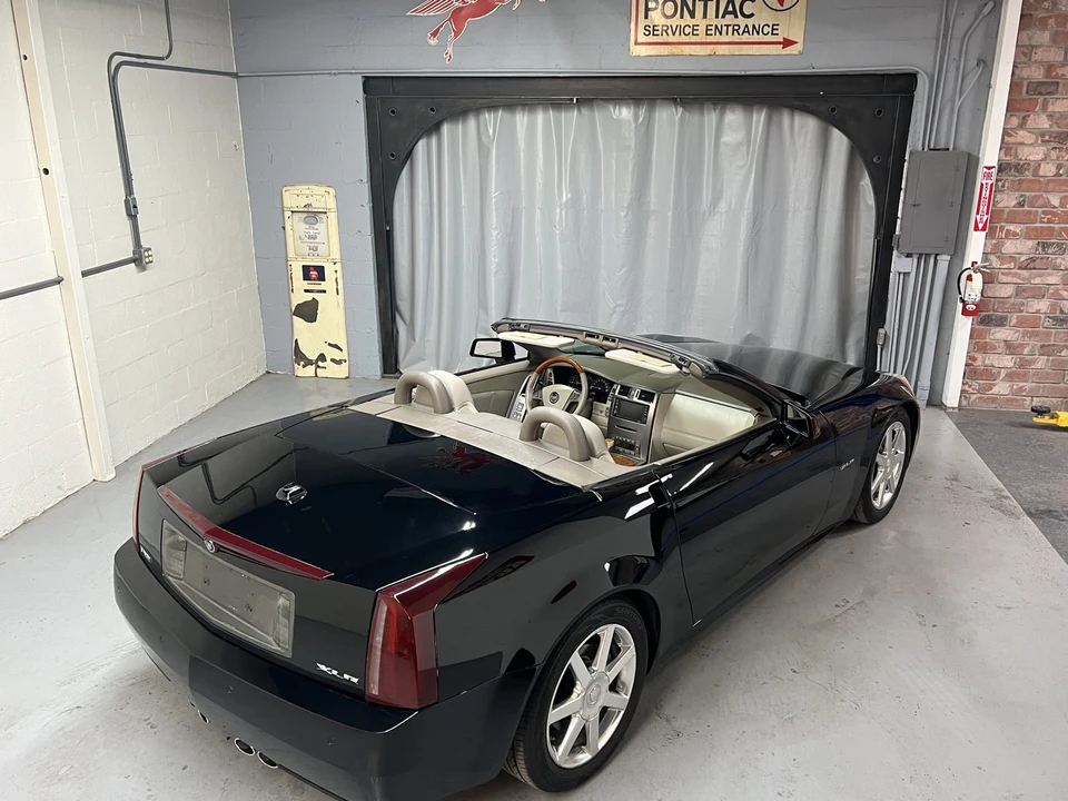 2004 Cadillac XLR - Image 16 of 31