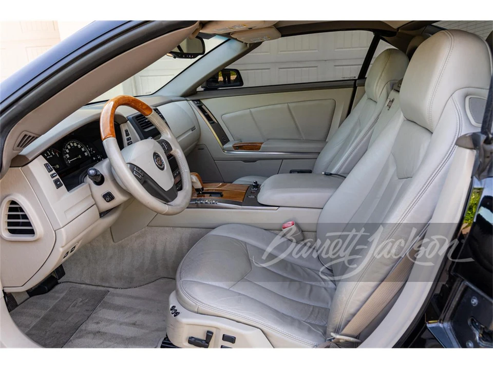 2004 Cadillac XLR - Image 5 of 6