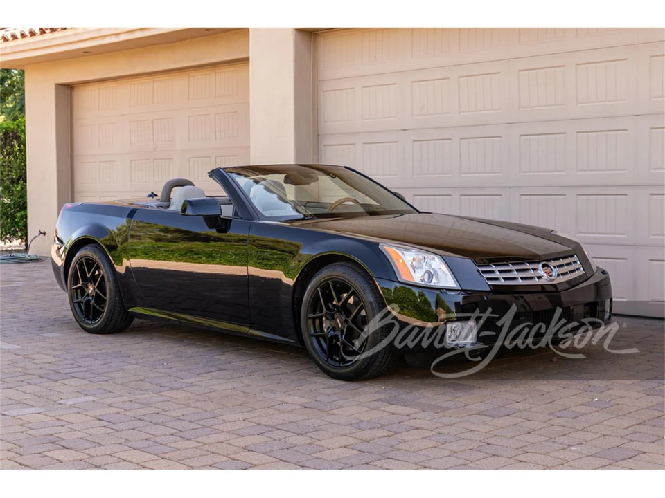 2004 Cadillac XLR - Image 2 of 6