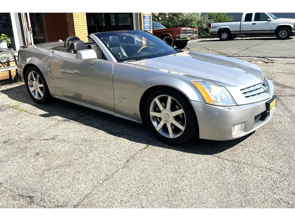 2004 Cadillac XLR - Image 2 of 31