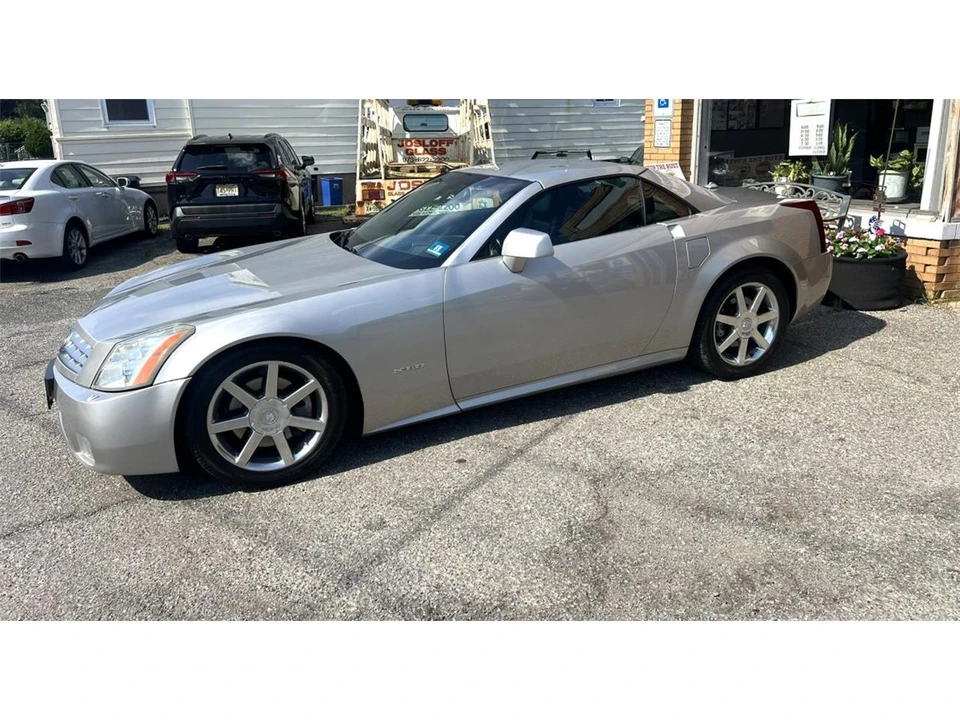 2004 Cadillac XLR - Image 4 of 31