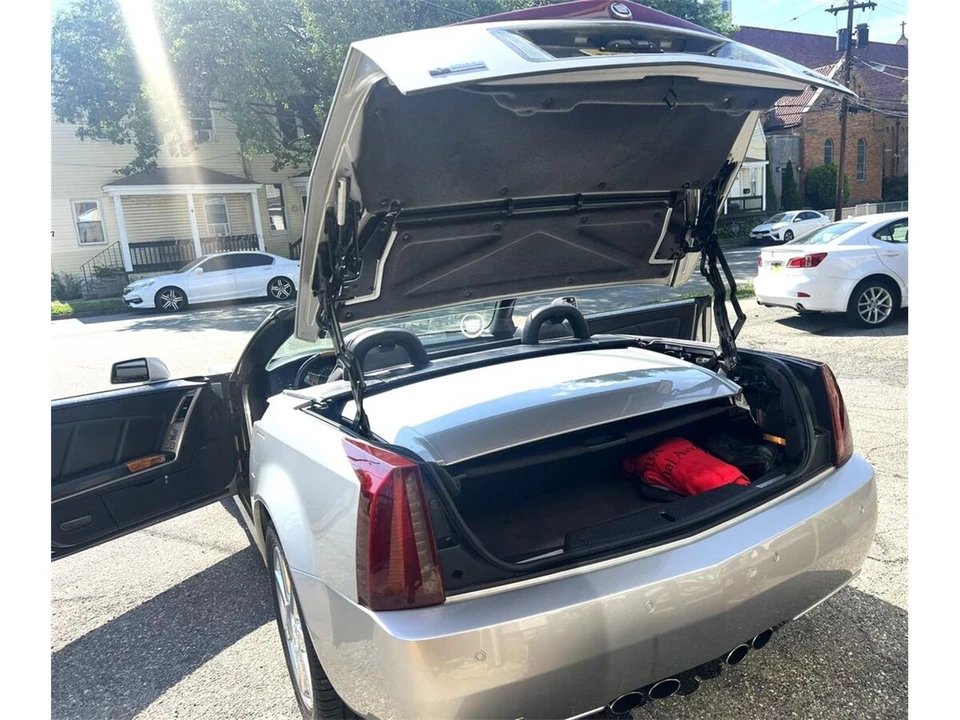 2004 Cadillac XLR - Image 30 of 31