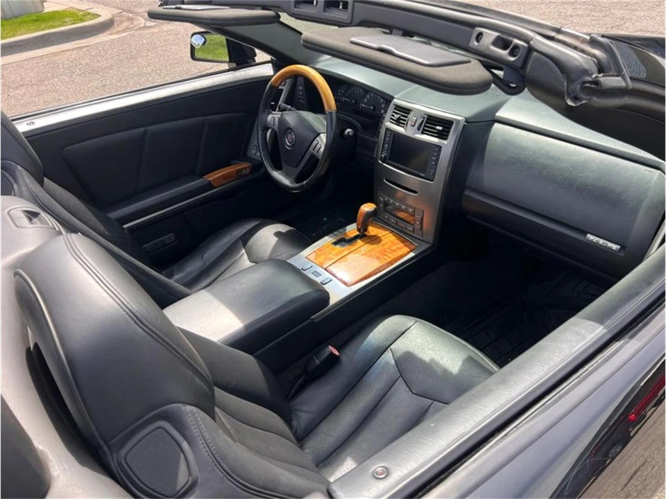 2004 Cadillac XLR - Image 6 of 7