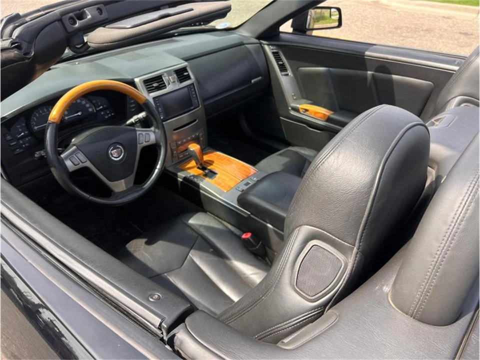 2004 Cadillac XLR - Image 7 of 7