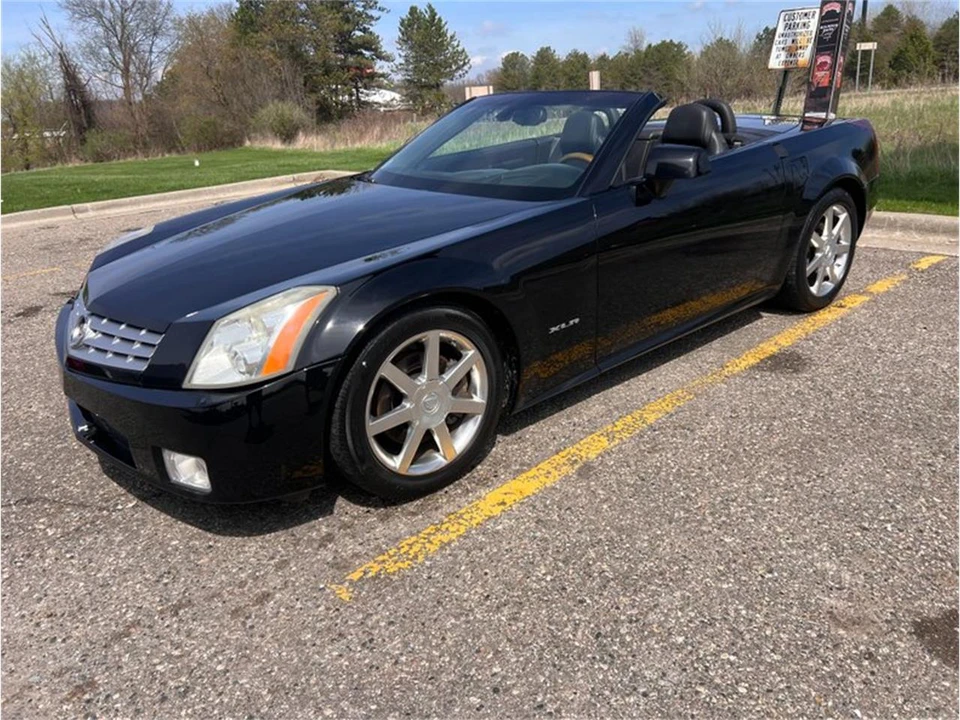 2004 Cadillac XLR - Image 2 of 7
