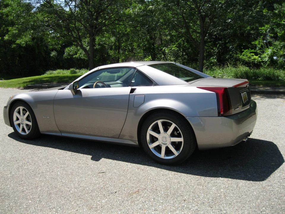 2004 Cadillac XLR - Image 21 of 31
