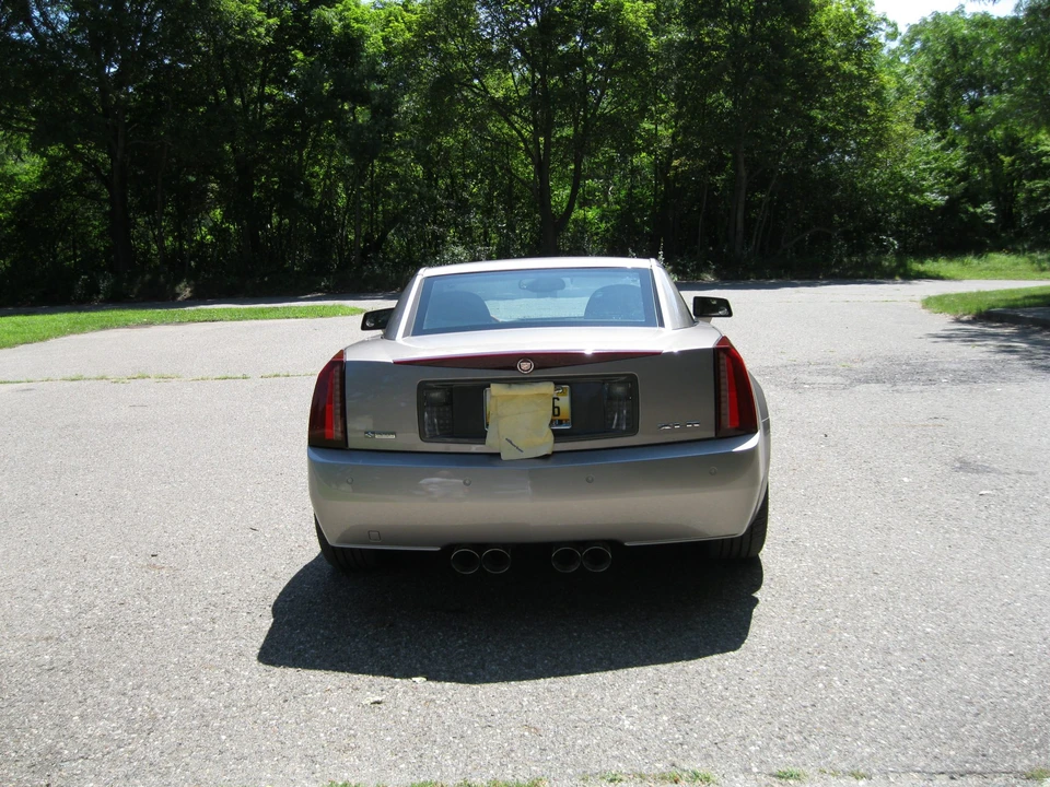 2004 Cadillac XLR - Image 17 of 31
