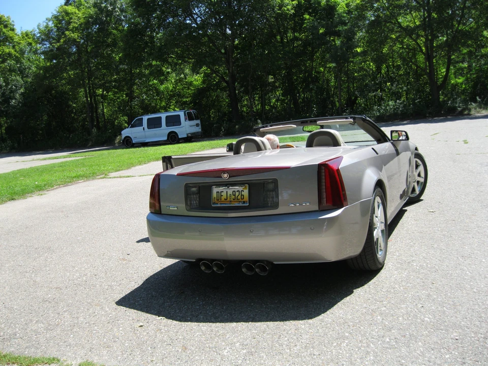 2004 Cadillac XLR - Image 7 of 31