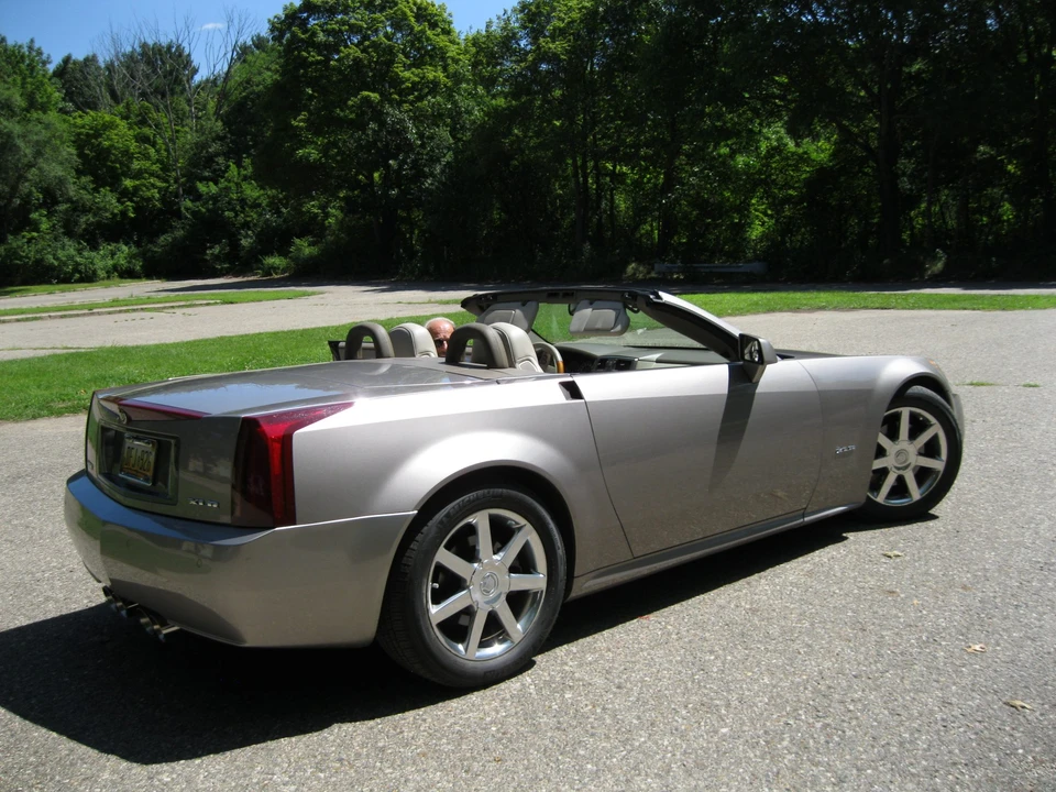 2004 Cadillac XLR - Image 6 of 31