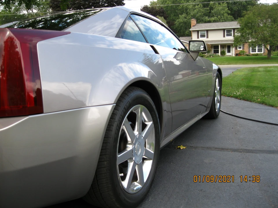 2004 Cadillac XLR - Image 16 of 31
