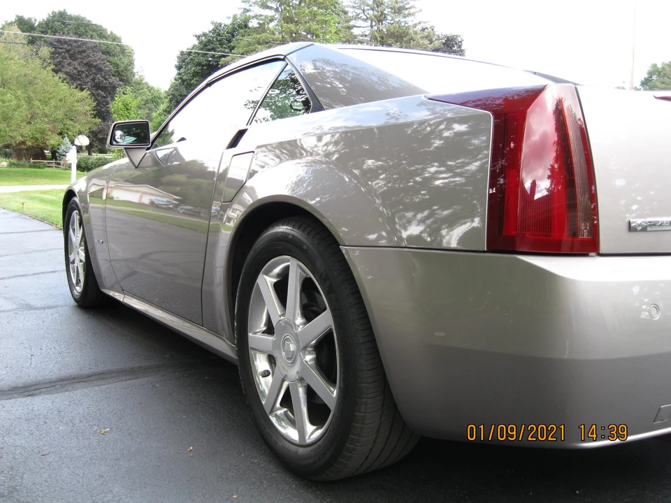 2004 Cadillac XLR - Image 20 of 31
