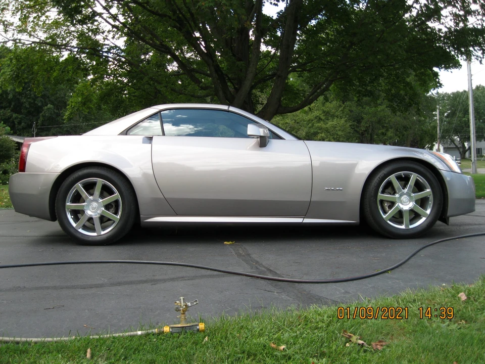 2004 Cadillac XLR - Image 14 of 31