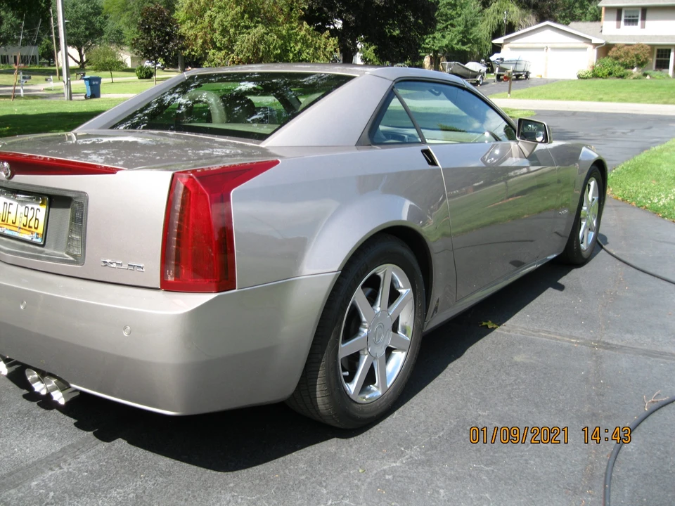 2004 Cadillac XLR - Image 15 of 31