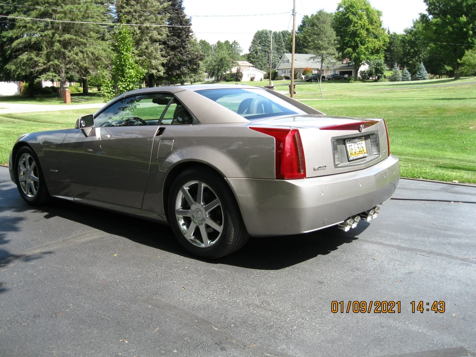 2004 Cadillac XLR - Image 19 of 31